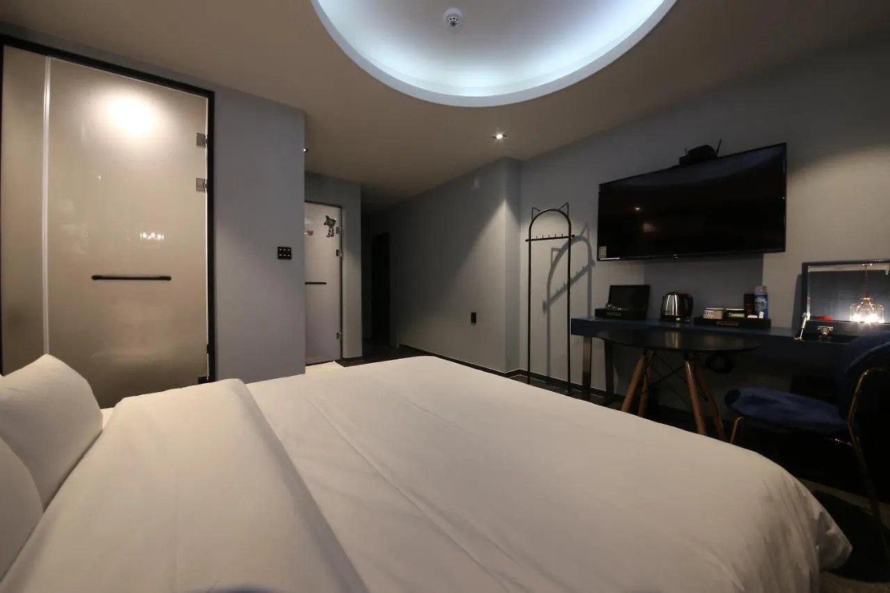 Almond Kids Hotel Gimhae