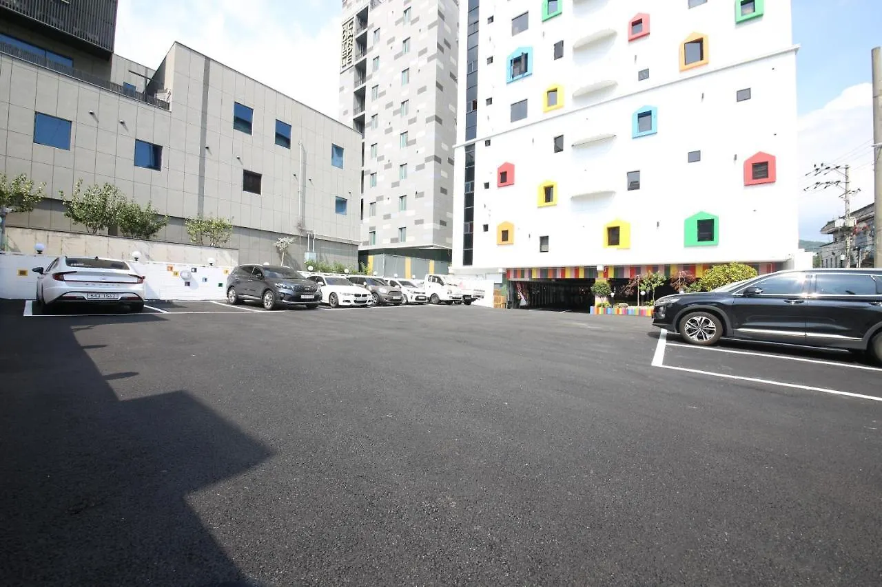 Almond Kids Hotel Gimhae