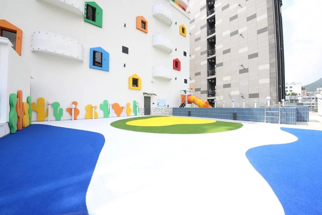 Almond Kids Hotel Gimhae