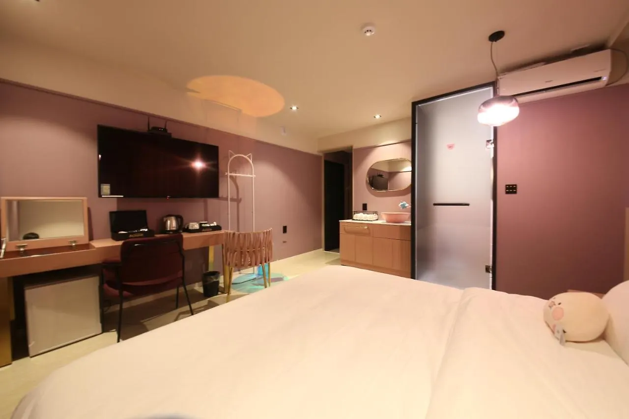Almond Kids Hotel Gimhae
