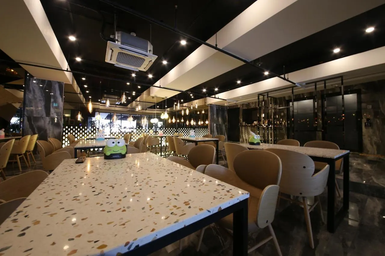 Almond Kids Hotel Gimhae
