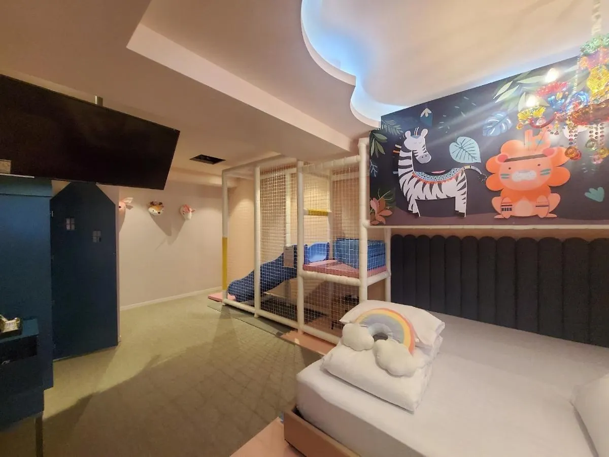 Almond Kids Hotel Gimhae