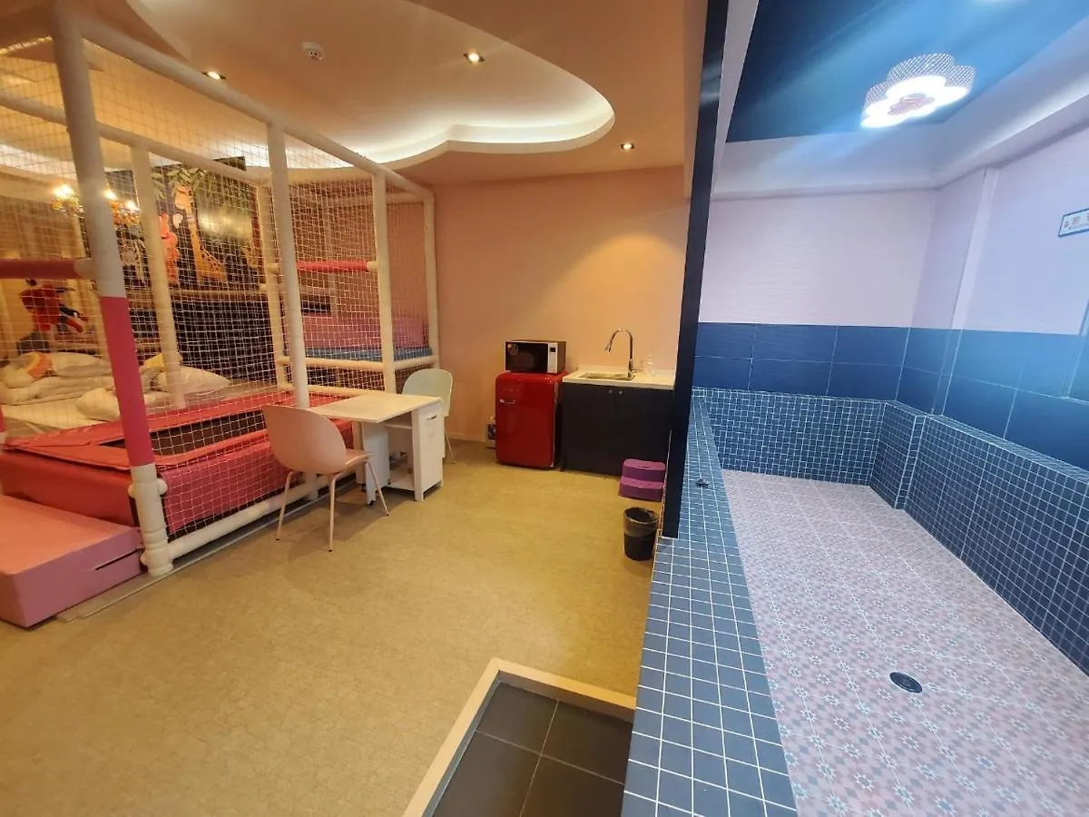 Almond Kids Hotel Gimhae South Korea