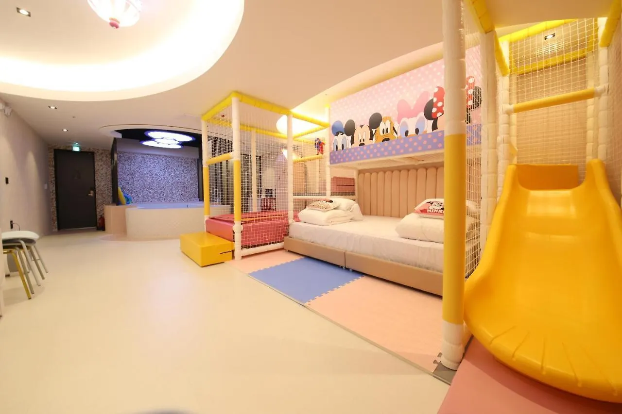 Almond Kids Hotel Gimhae 2*,  South Korea