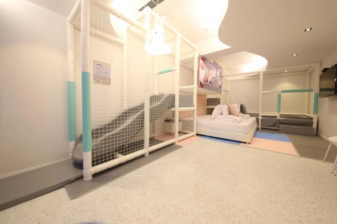 Almond Kids Hotel Gimhae