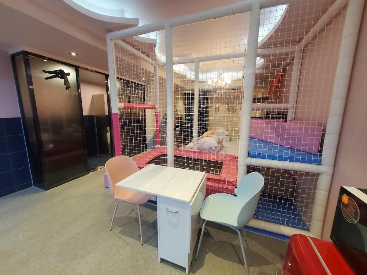 Almond Kids Hotel Gimhae 2*,  South Korea