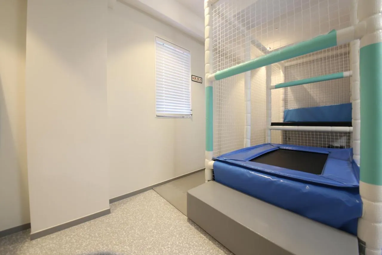 Almond Kids Hotel Gimhae 2*,