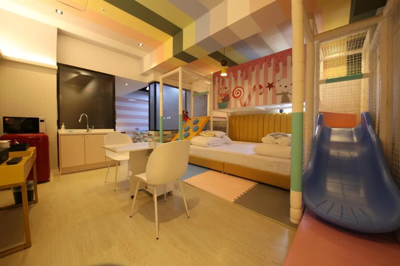 Almond Kids Hotel Gimhae