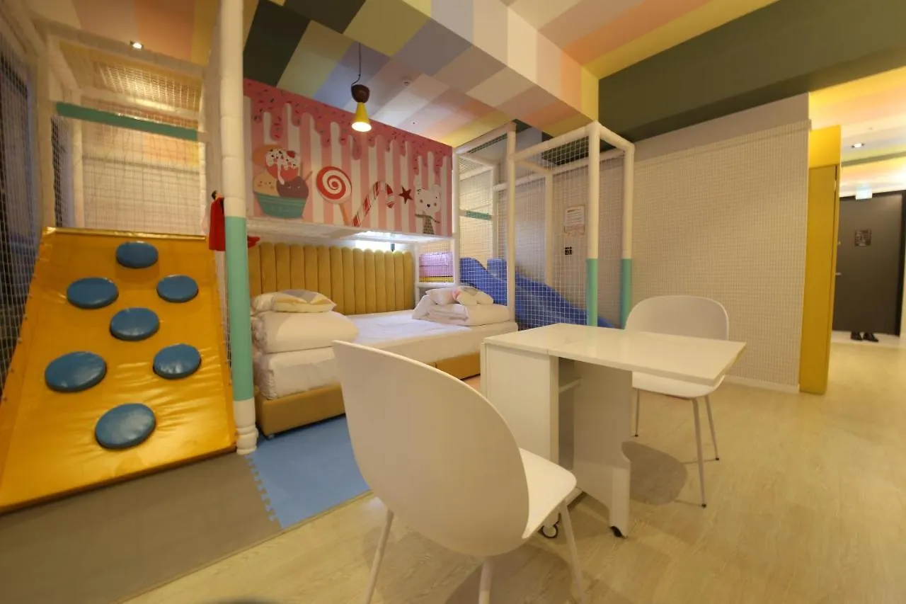 Almond Kids Hotel Gimhae 2*,  South Korea